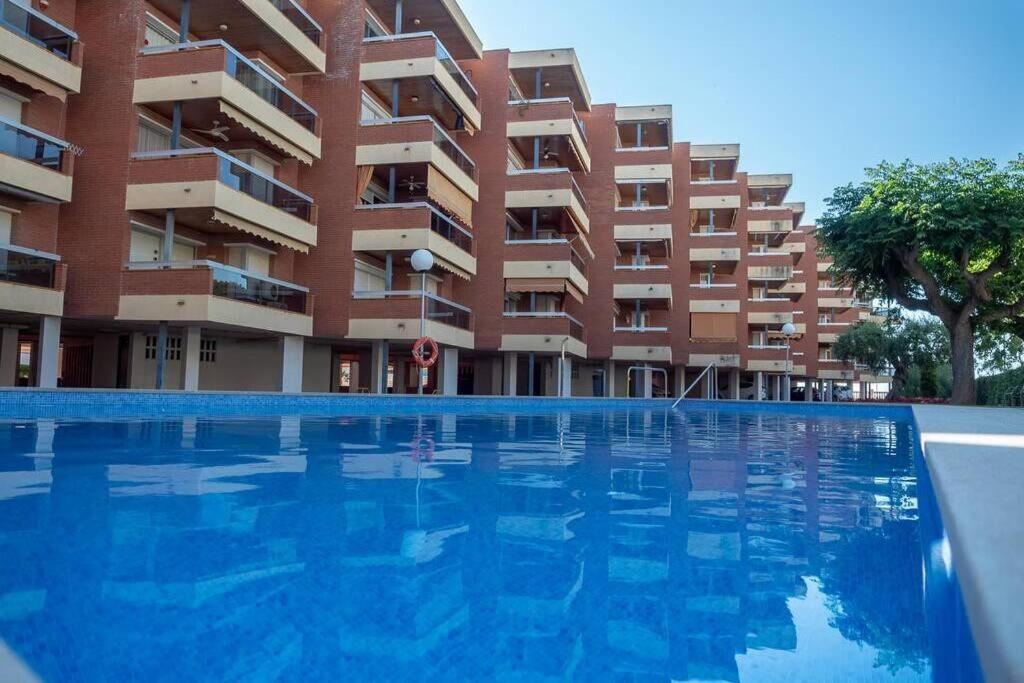Jacob Apartament - Mas D'En Gran กัมบริลส์ ภายนอก รูปภาพ