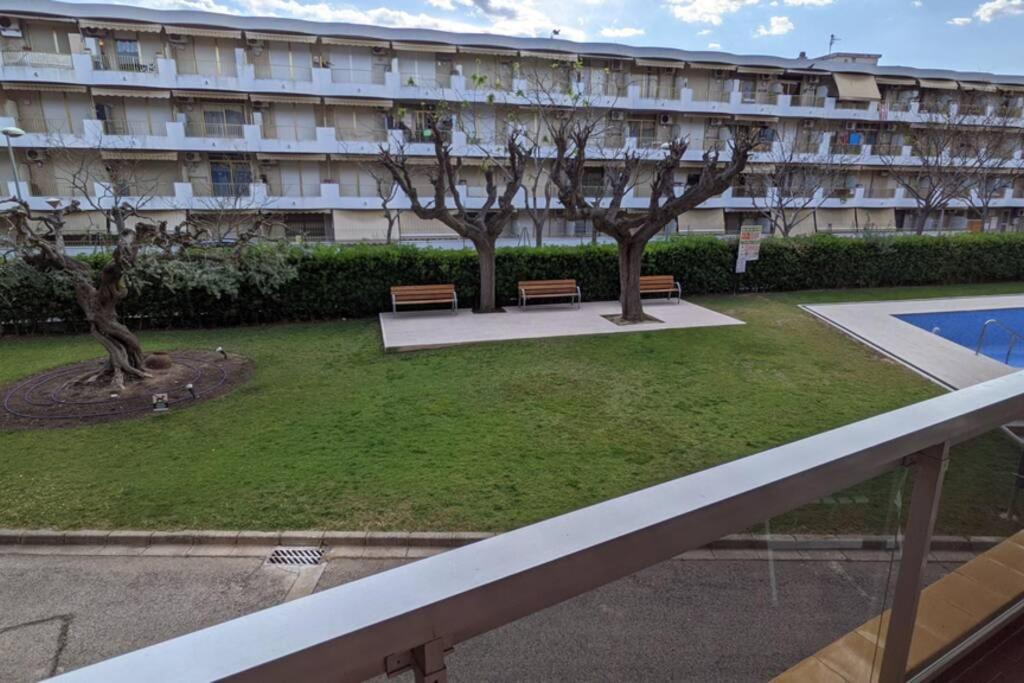 Jacob Apartament - Mas D'En Gran กัมบริลส์ ภายนอก รูปภาพ