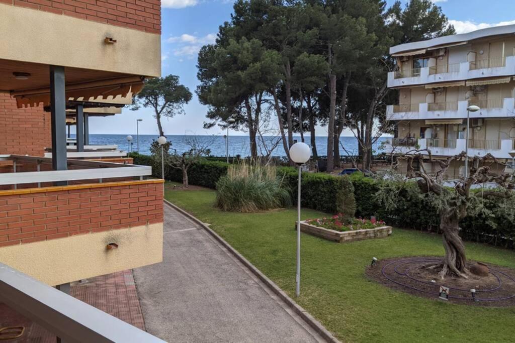 Jacob Apartament - Mas D'En Gran กัมบริลส์ ภายนอก รูปภาพ