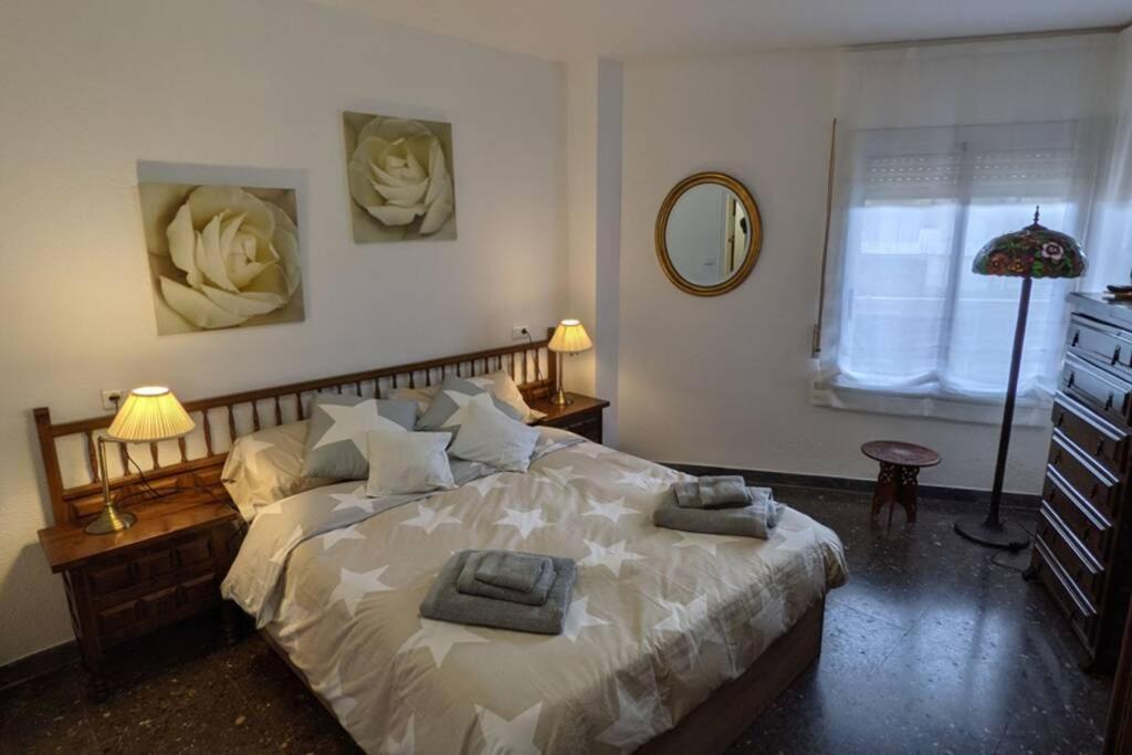Jacob Apartament - Mas D'En Gran กัมบริลส์ ภายนอก รูปภาพ