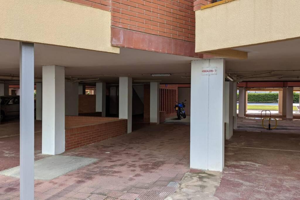 Jacob Apartament - Mas D'En Gran กัมบริลส์ ภายนอก รูปภาพ